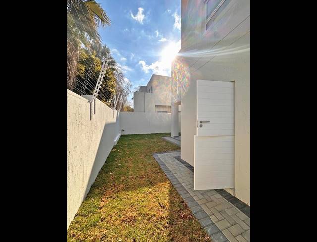 3 BEDROOM HOUSE FOR SALE IN BRYANSTON